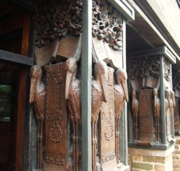 Columns at Frank Lloyd Wright offices in Oak Park Illinois – Art Nouveau?