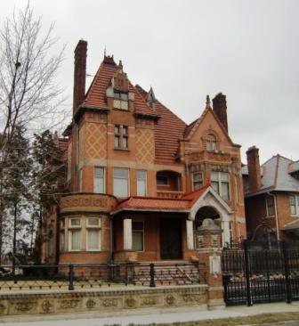 A diaper brick pattern makes this house standout