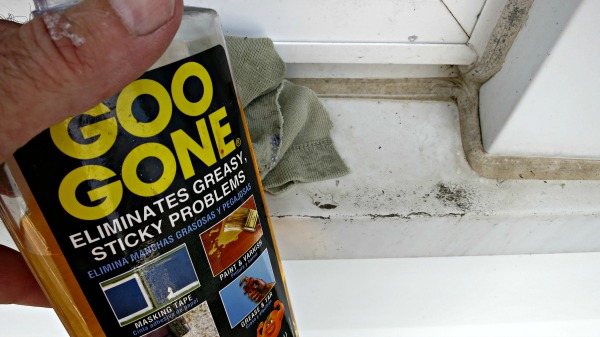 Using Goo Gone on Moldy Caulk