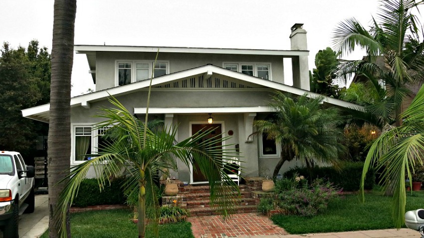 Not so much an Airplane Bungalow