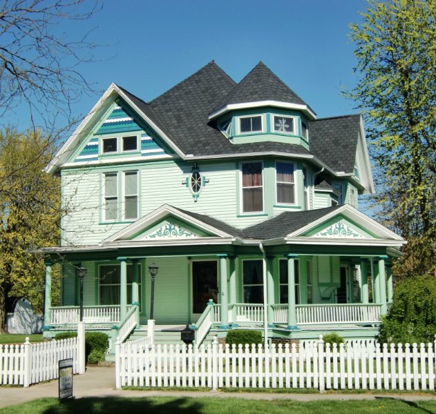 A Green Victorian Home in Ada, Ohio