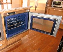 Rosemarie's Gaggenau oven with the side-opening door