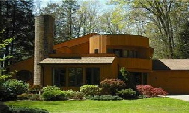 A California Contemporary with plate glass window