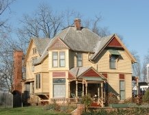 A restrained Queen Anne Victorian home in Kenton, OH