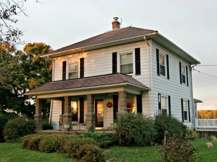 My House Before I Painted the Aluminum Siding