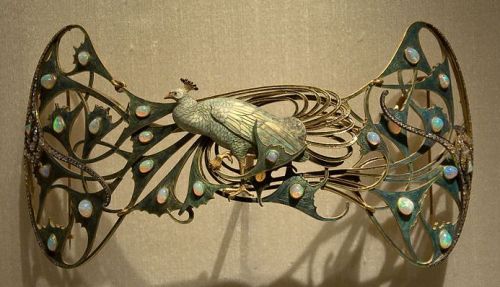 Art Nouveau Peacock brooch by Rene Lalique