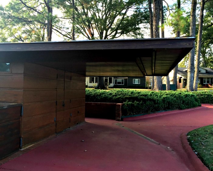 Side Entrance to Rosenbaum House, Frank Lloyd Wright Usonian House