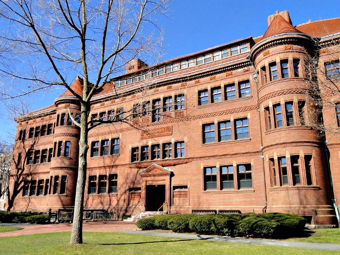 Sever Hall- Harvard-Richardsonian Romanesque in Brick - by Henry Hobson Richardson - photo courtesy Daderot at Wikimedia Commons
