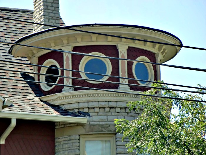 A round tower in Bowling Green, Ohio provides a lesson in the use of patterns in window architecture