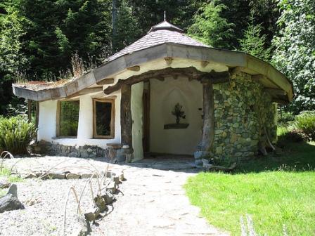 Cob house, alternative housing