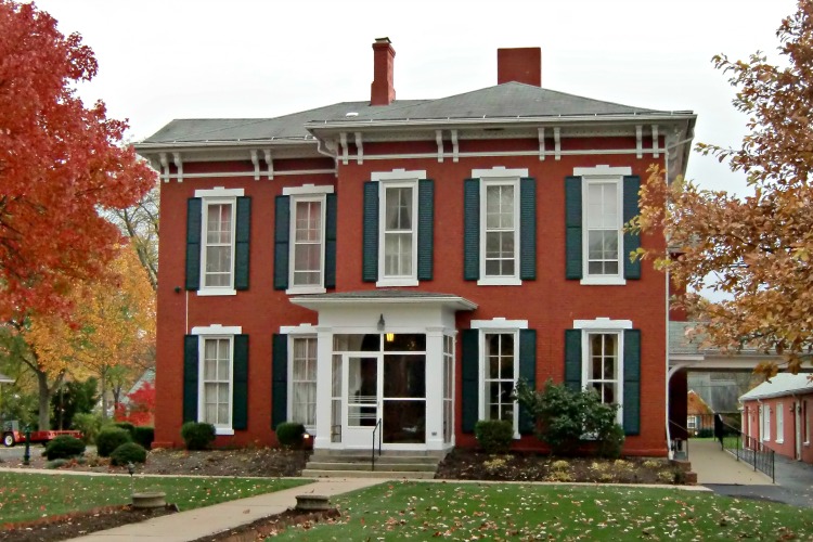 Here we see that evenly spaced windows create a pleasing rhythm and add to the appeal of a home